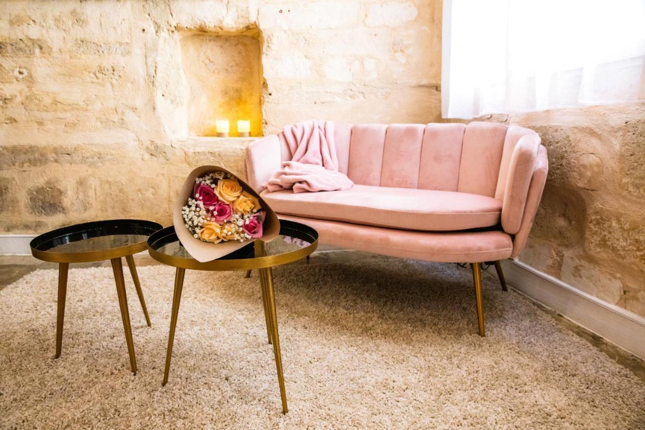 Suite Romantique Avec Jacuzzi - Hypercentre, Place Jean Jaures Montpellier Exterior photo